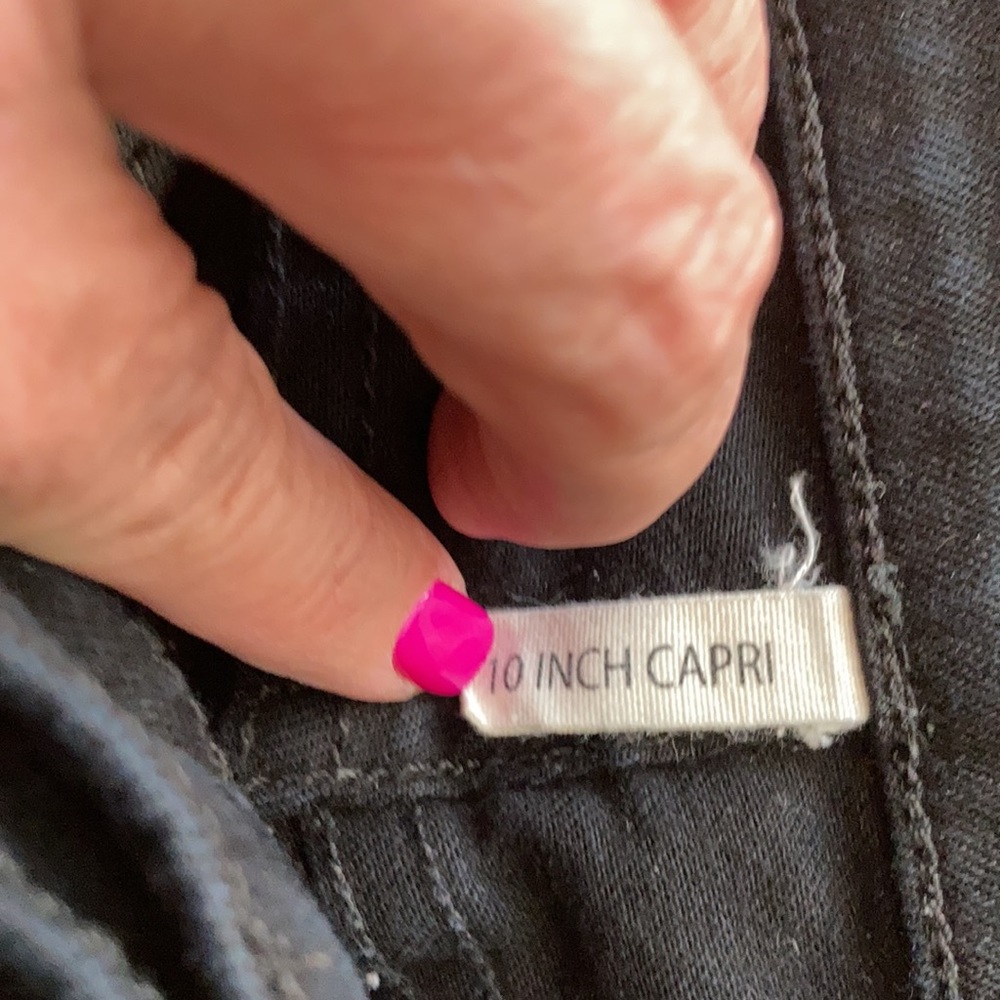EUC rag & bone 10” Capri black jeans. A little stretch; a lot of fun! - Picture 6 of 11